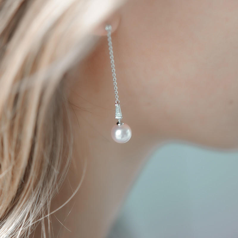 Boucles d'oreilles longues perles roses en argent 925 par Elsa Lee Paris